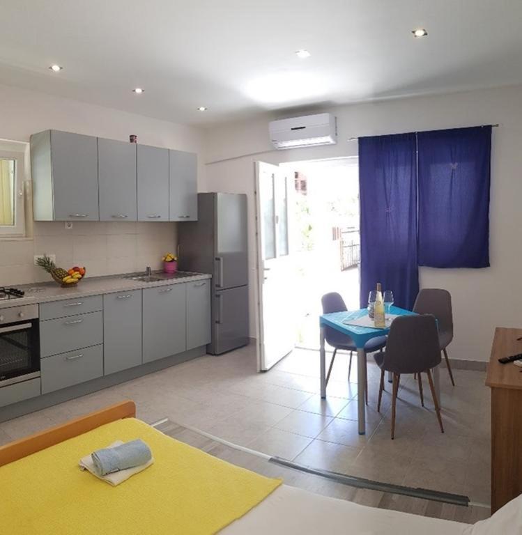 Ferienwohnung Silente Makarska Exterior foto
